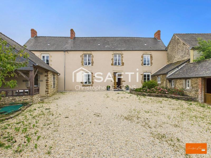 Maison - 220 m² - 8 pièces