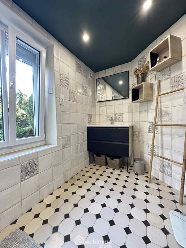 Maison - 187 m² - 8 pièces