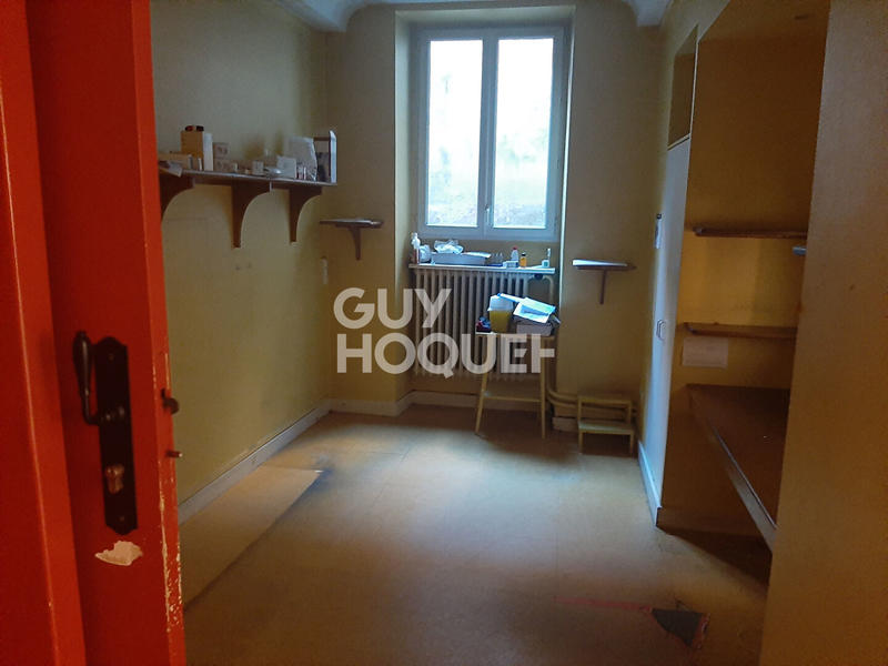 Immeuble - 220 m² - 9 pièces