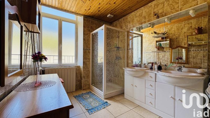 Maison - 375 m² - 13 pièces