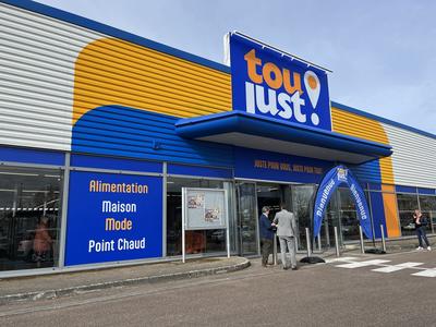 Local commercial - 1 200 m²