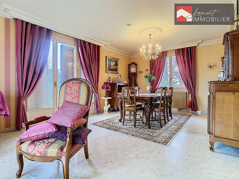 Maison - 156 m² - 7 pièces