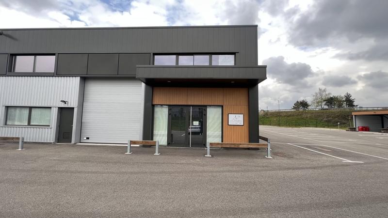 Local d'activités - 726 m²