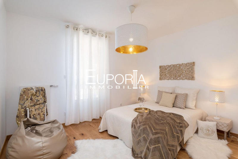 Appartement - 89 m² - 4 pièces