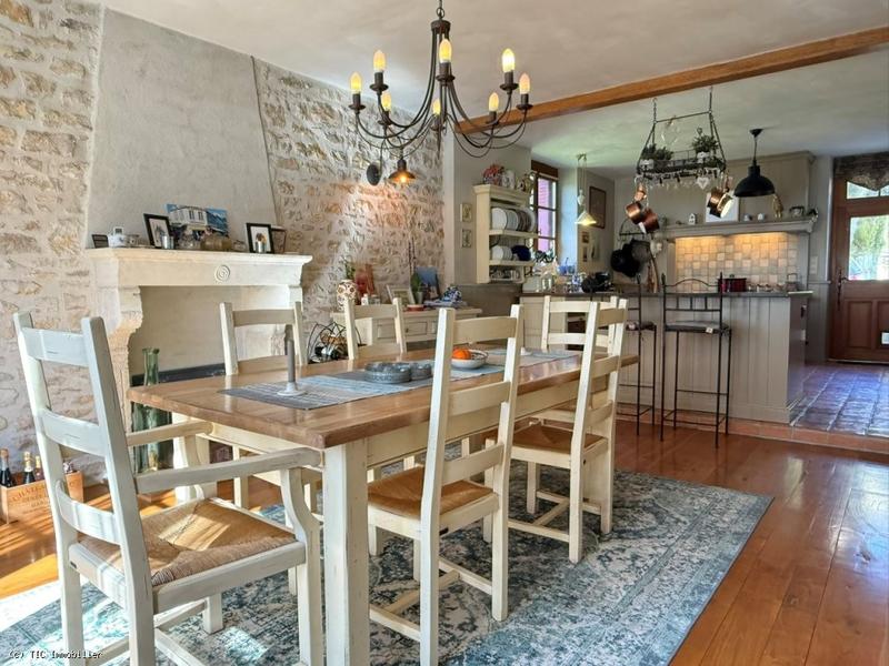 Propriété - 172 m² - 7 pièces