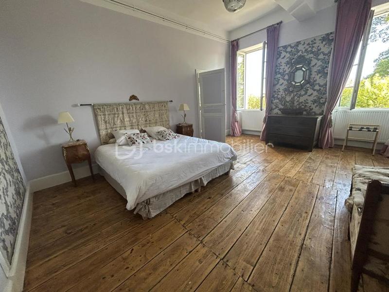 Château - 722 m² - 19 pièces