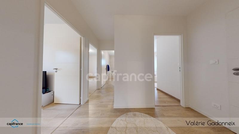 Maison - 96 m² - 5 pièces