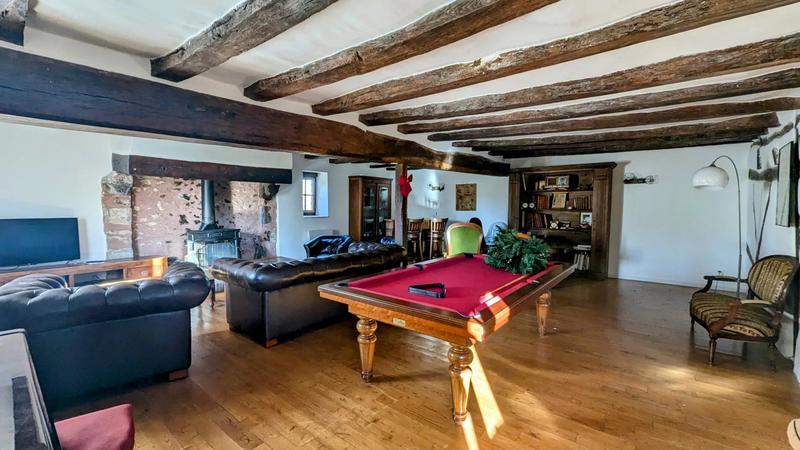 Maison - 370 m² - 10 pièces