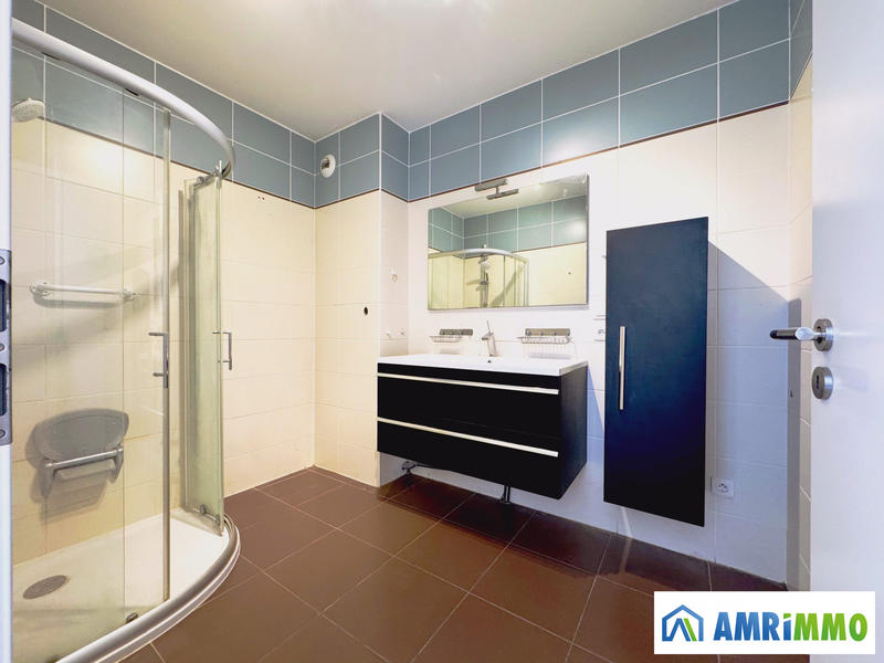 Appartement - 65 m² - 2 pièces