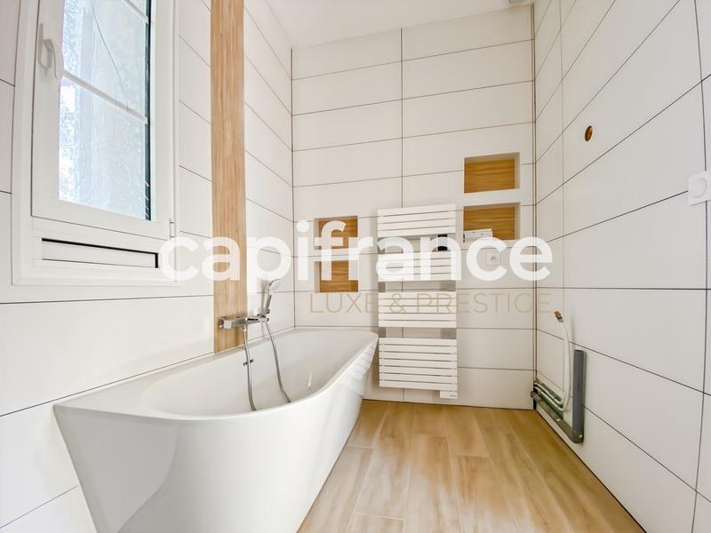 Propriété - 288 m² - 17 pièces