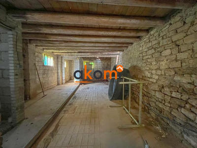 Maison - 200 m² - 2 pièces