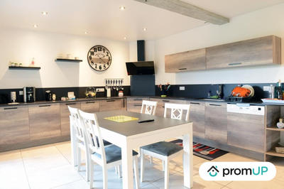 Maison - 276 m² - 8 pièces