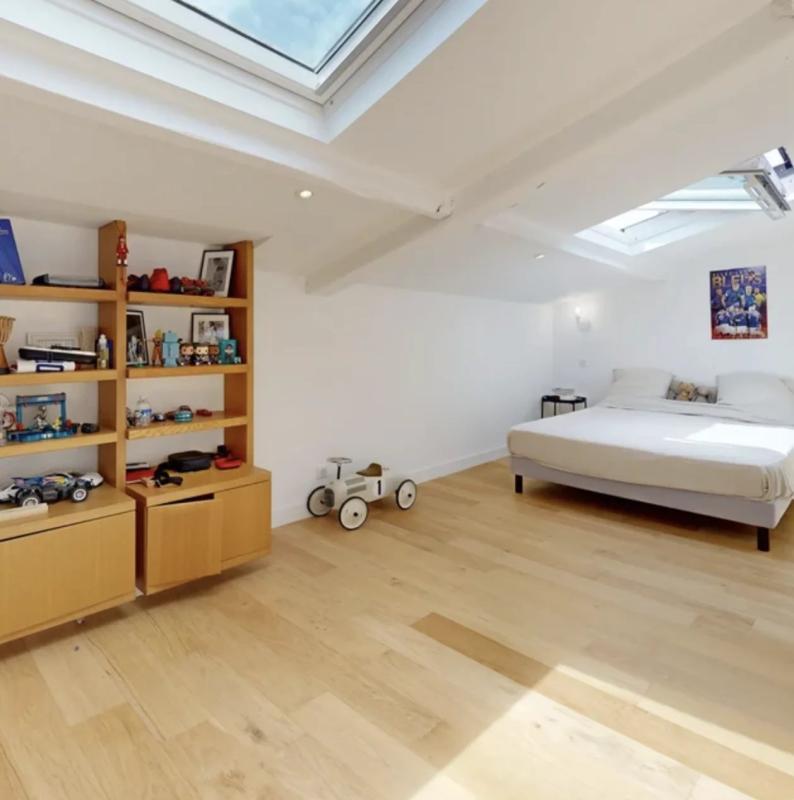 Villa - 200 m² - 7 pièces