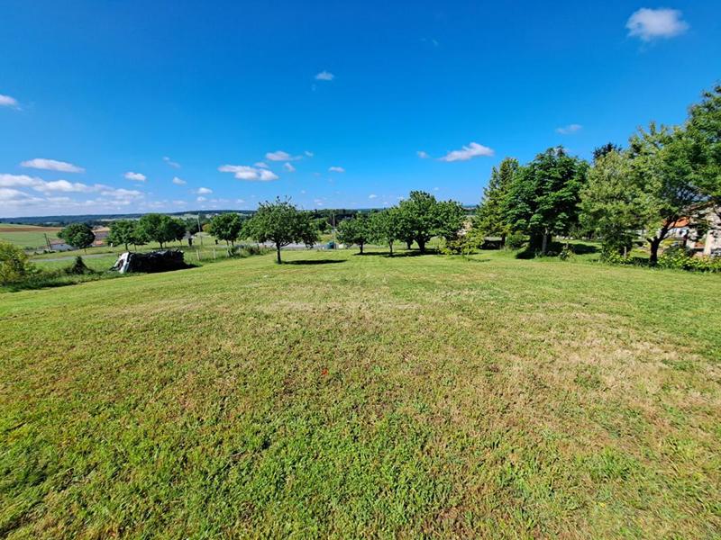 Terrain constructible - 1 500 m²