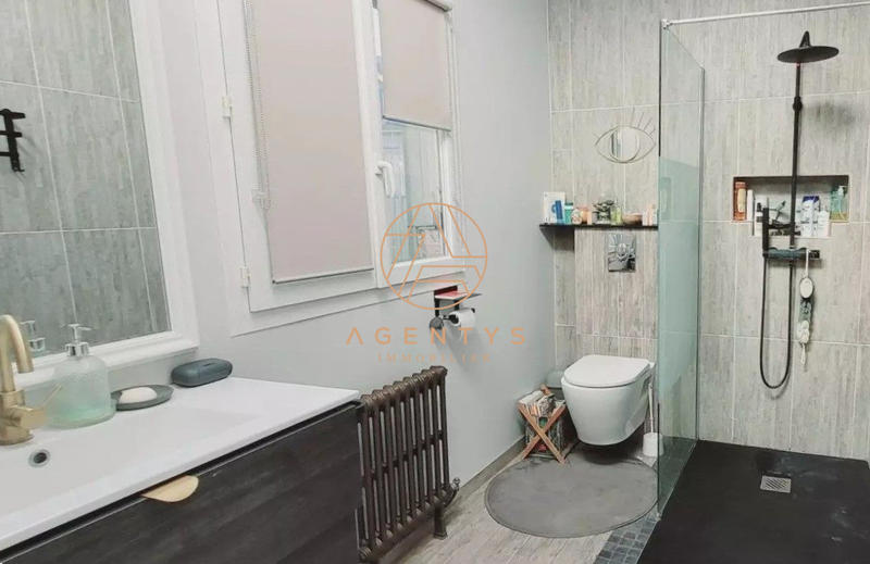 Maison traditionnelle - 95 m² - 5 pièces