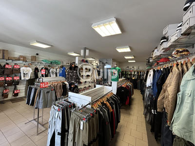 Local commercial - 85 m² - 2 pièces