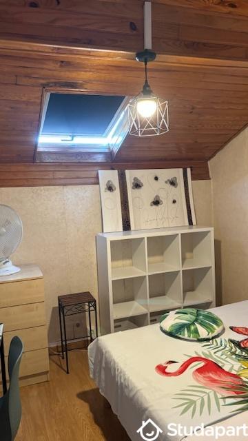 Chambre - 10 m² - 1 pièce