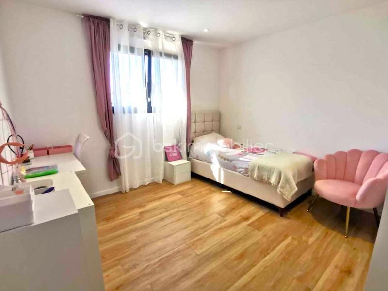 Maison - 142 m² - 8 pièces