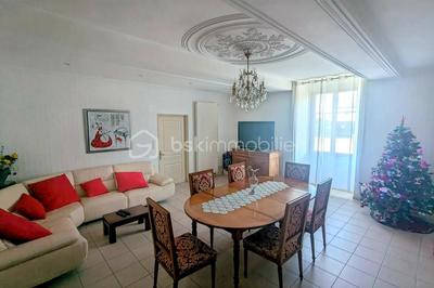 Demeure - 283 m² - 10 pièces