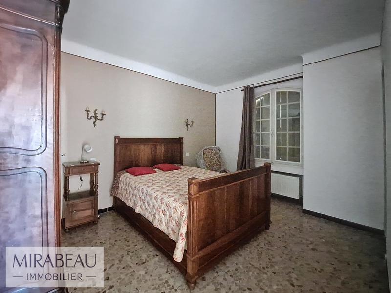 Villa - 203 m² - 6 pièces