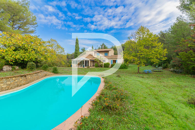 Maison - 363 m² - 6 pièces