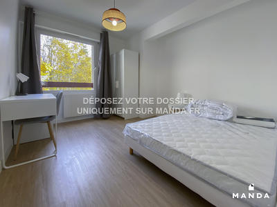 Chambre - 10 m² - 6 pièces