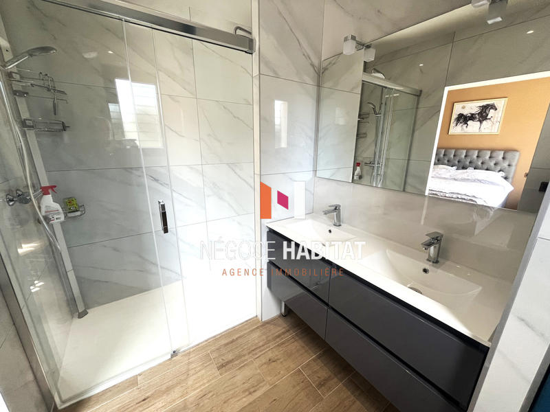 Villa - 167 m² - 10 pièces