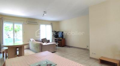 Maison traditionnelle - 95 m² - 4 pièces