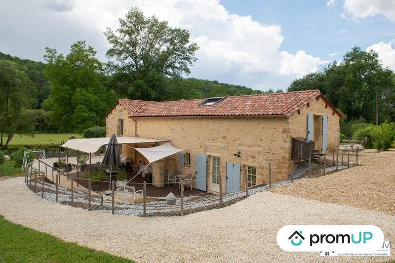 Maison ancienne - 222 m² - 8 pièces