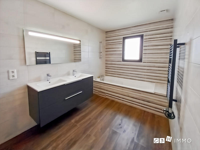 Maison - 168 m² - 5 pièces