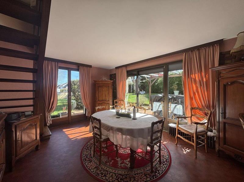 Maison - 180 m² - 6 pièces