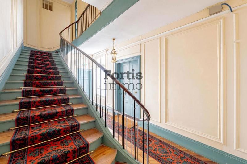 Appartement - 204 m² - 7 pièces