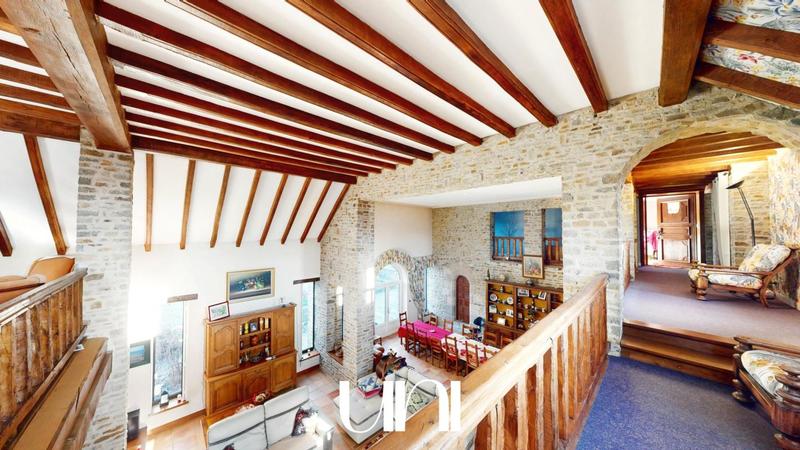 Maison - 587 m² - 11 pièces