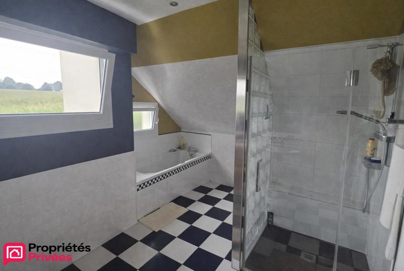 Maison - 229 m² - 9 pièces