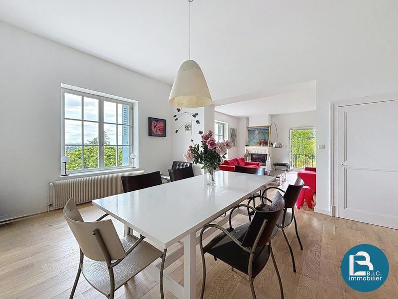 Maison ancienne - 217 m² - 6 pièces