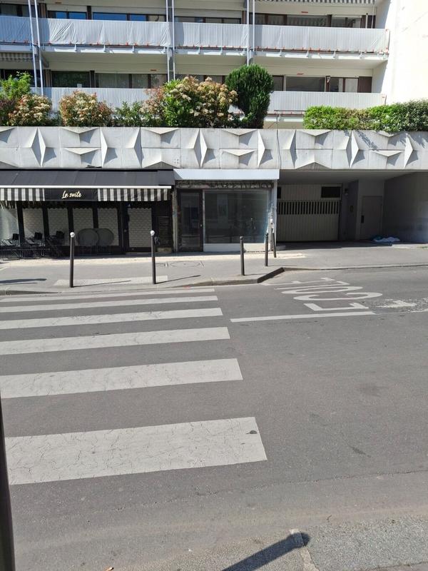 Local commercial - 100 m² - 4 pièces