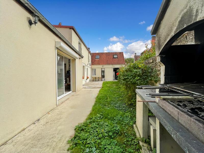 Maison - 142 m² - 6 pièces
