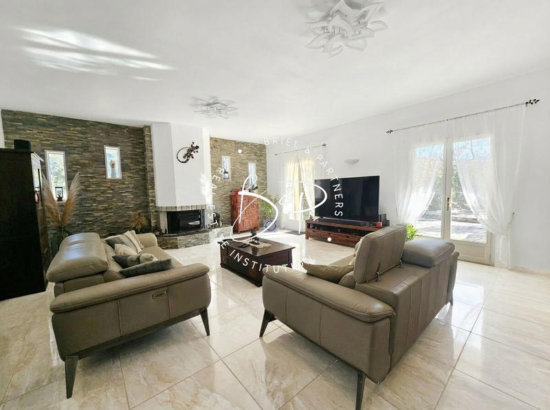 Maison - 183 m² - 7 pièces