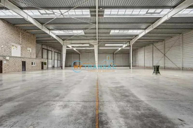 Entrepôt - 4 542 m²