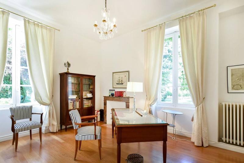 Demeure - 450 m² - 12 pièces