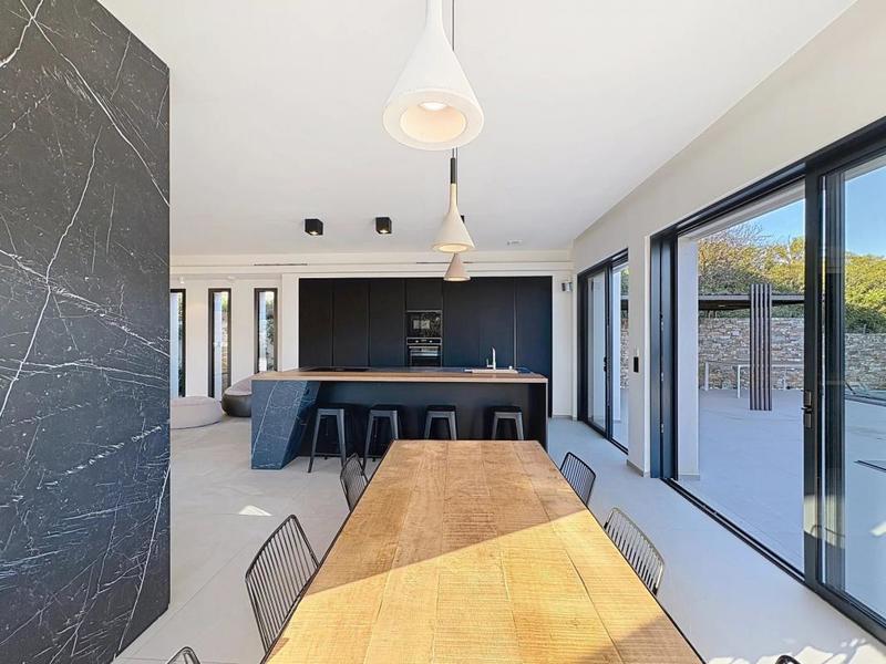 Villa - 180 m² - 6 pièces