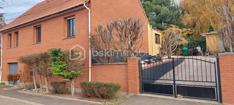 Maison - 240 m² - 7 pièces