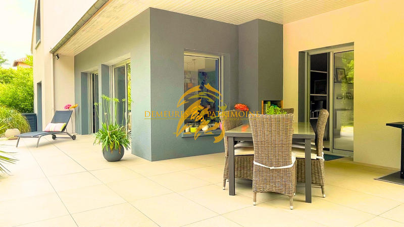 Maison traditionnelle - 175 m² - 5 pièces