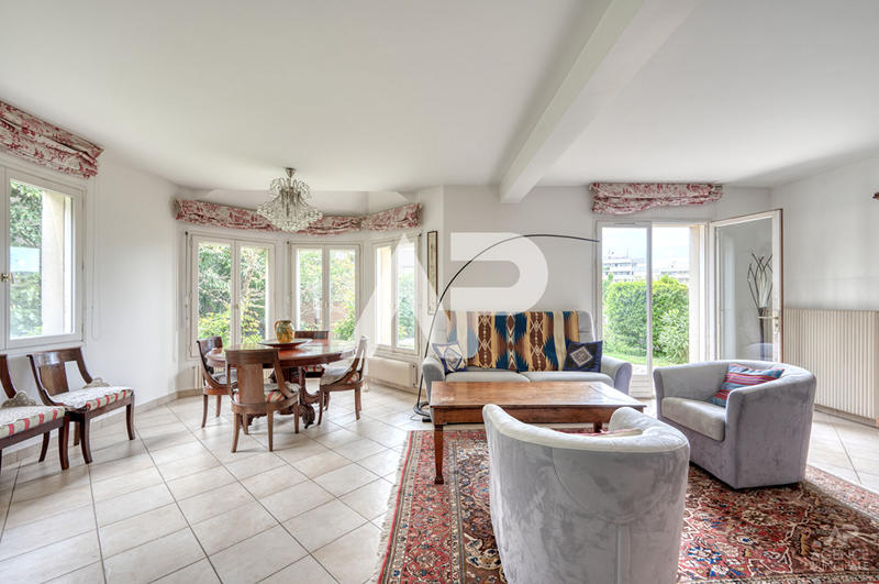 Maison - 160 m² - 6 pièces