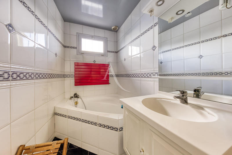 Maison - 122 m² - 6 pièces