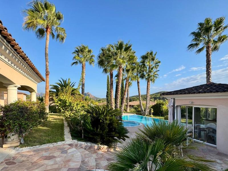 Villa - 204 m² - 5 pièces