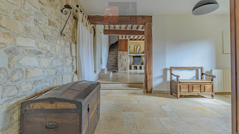 Maison - 236 m² - 7 pièces