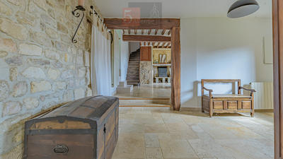 Maison - 236 m² - 7 pièces