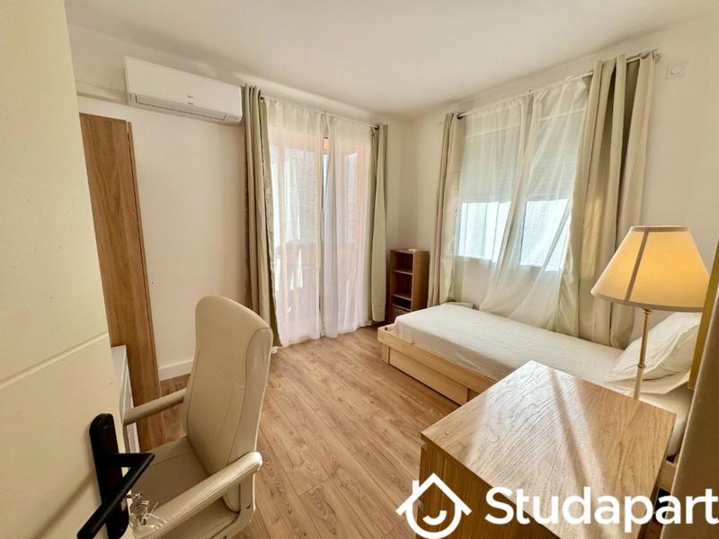 Chambre - 9 m² - 1 pièce