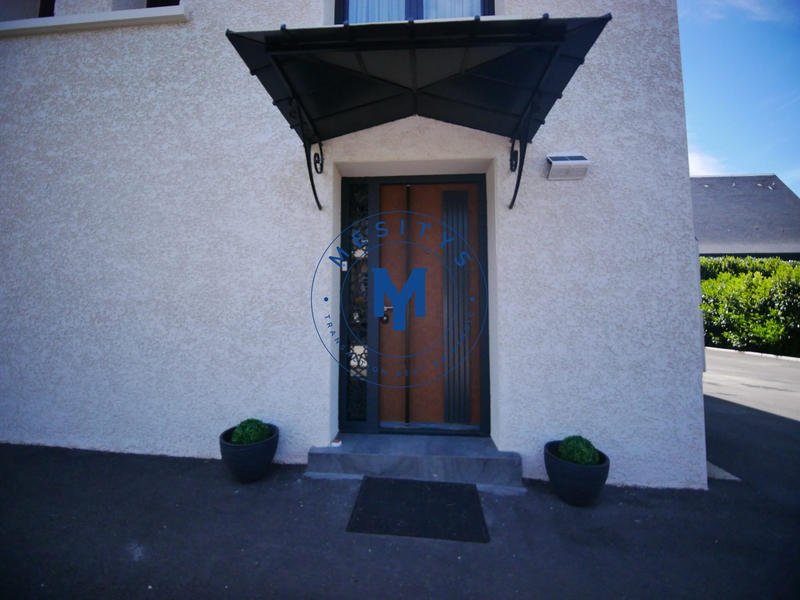 Maison - 140 m² - 8 pièces